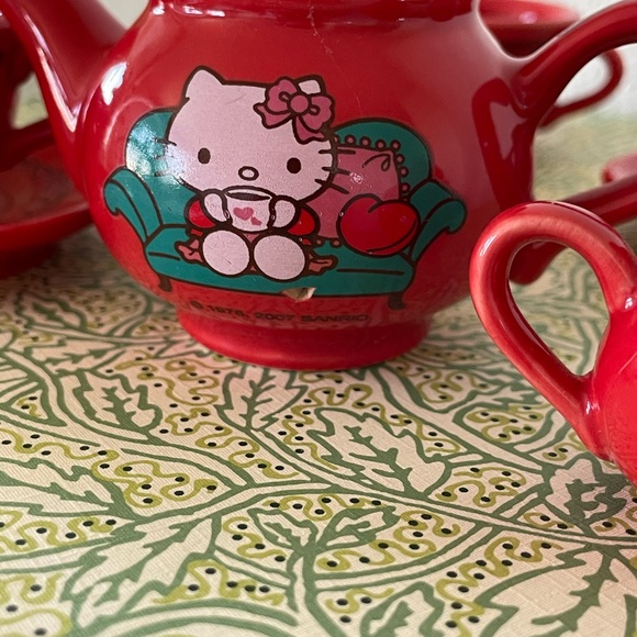 Sanrio Hello Kitty miniature porcelain teacup set - Picture 3 of 5